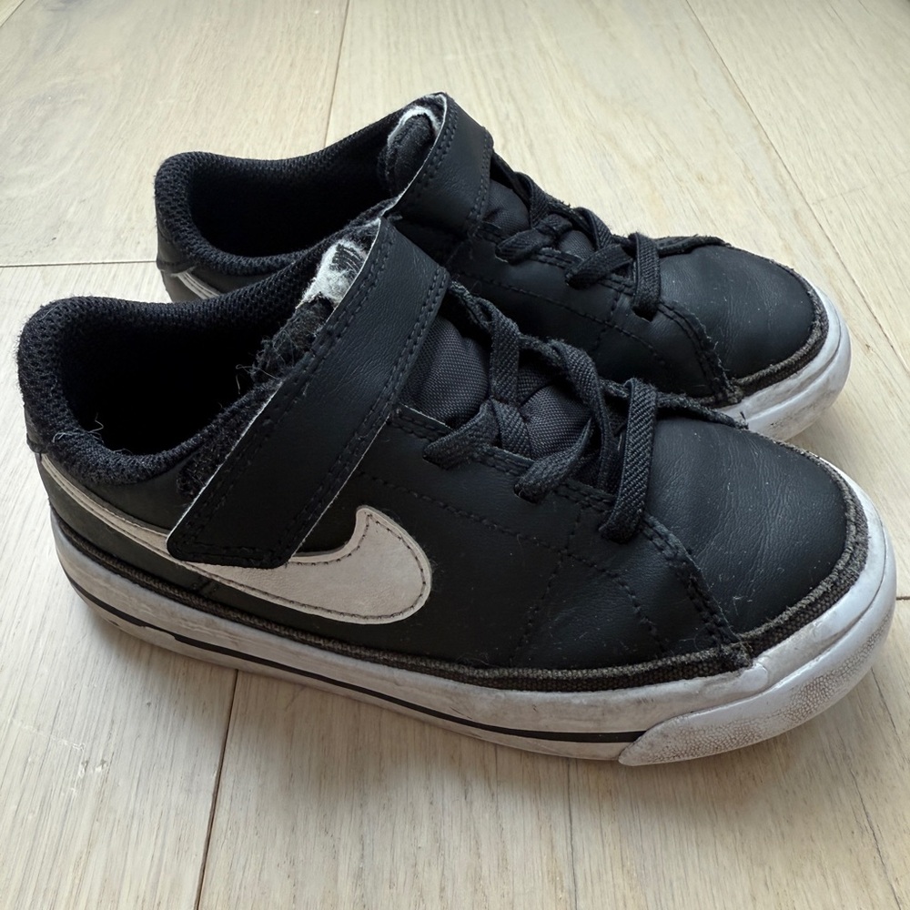 Nike Court Legacy Sneakers, size 9